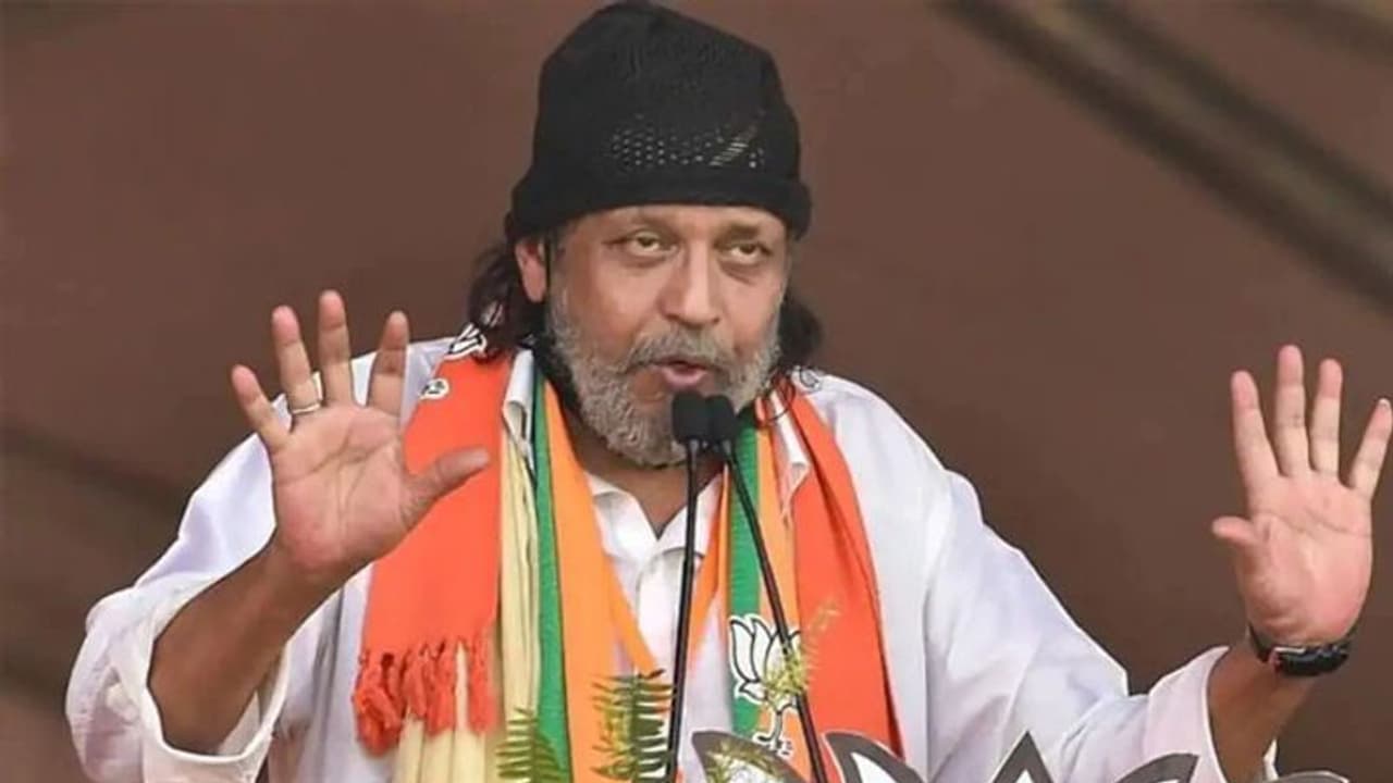 করোনার কোপে এবার কি তবে মিঠুন, মুহূর্তে ভাইরাল খবর, কেমন আছেন মহাগুরু করোনার কোপে এবার কি তবে মিঠুন, মুহূর্তে ভাইরাল খবর, কেমন আছেন মহাগুরু