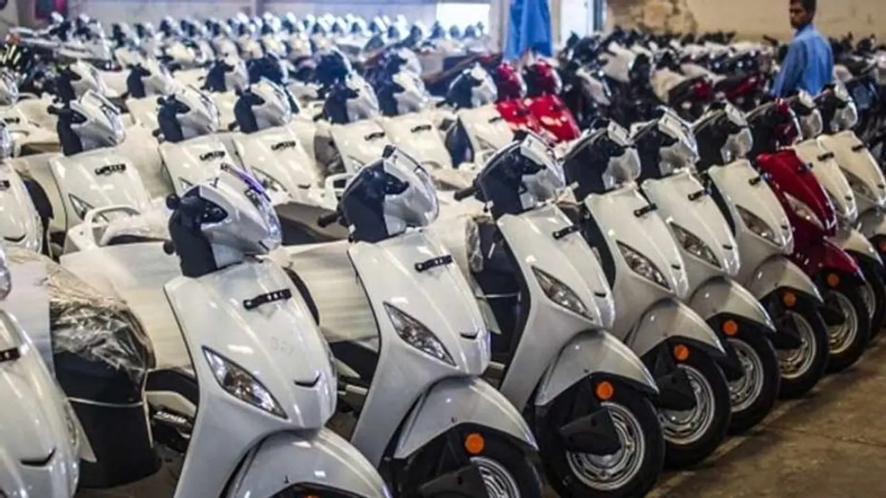 Yamaha Aerox 155 Maxi: বড় ধামাকা ইয়াহামার ভারতে এলো ব্যাটারি চালিত ম্যাক্সি স্কুটি Yamaha Aerox 155 Maxi: বড় ধামাকা ইয়াহামার ভারতে এলো ব্যাটারি চালিত ম্যাক্সি স্কুটি