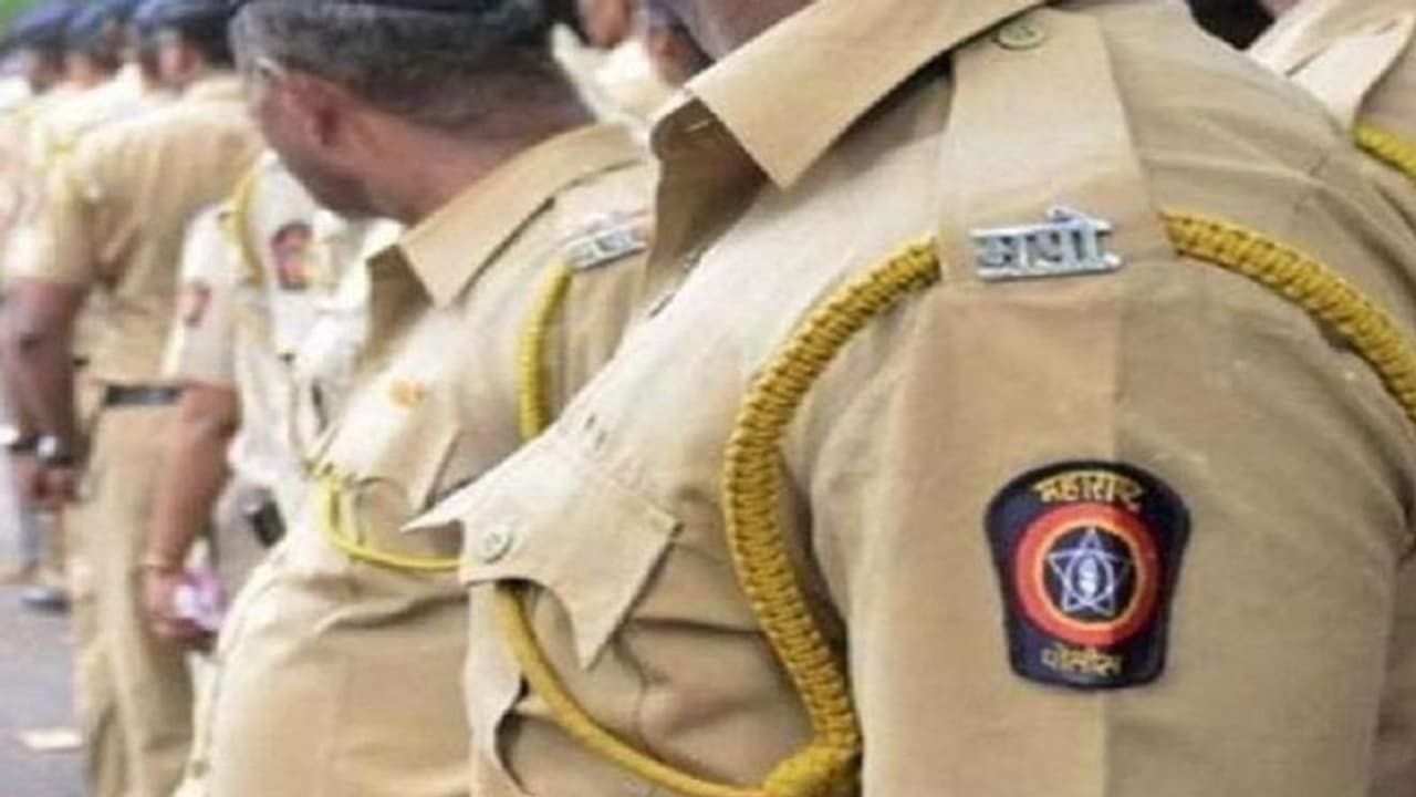 మహిళపై కానిస్టేబుల్ దాడి.. గొంతు కోసి పరార్..