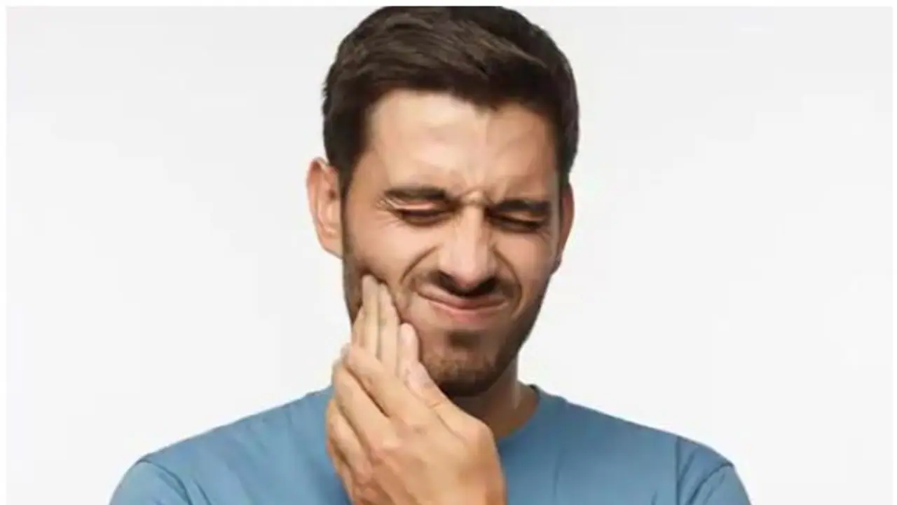 പല്ലുവേദന മാറ്റാന് ഇതാ ചില പൊടിക്കൈകള് പല്ലുവേദന മാറ്റാന് ഇതാ ചില പൊടിക്കൈകള്