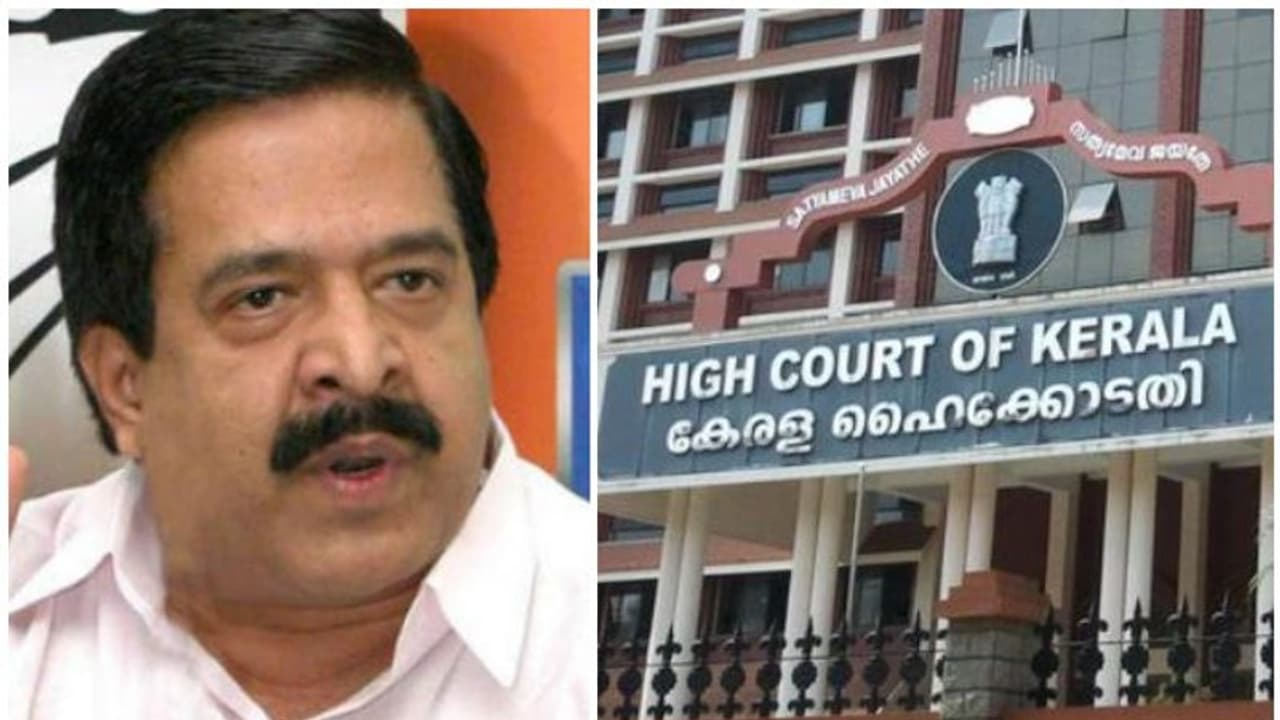 ഇരട്ട വോട്ട്: അതീവ ഗുരുതരം, അടിയന്തര പ്രാധാന്യത്തോടെ കേൾക്കണമെന്ന് ചെന്നിത്തല കോടതിയിൽ ഇരട്ട വോട്ട്: അതീവ ഗുരുതരം, അടിയന്തര പ്രാധാന്യത്തോടെ കേൾക്കണമെന്ന് ചെന്നിത്തല കോടതിയിൽ