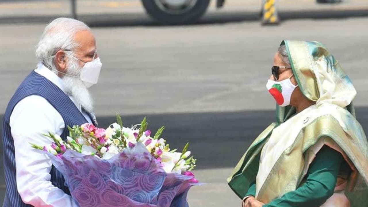 जय बांग्ला, जय हिन्द...बांग्लादेशी अखबार में PM मोदी ने लिखा लेख, बंगबंधु के संघर्षों को किया याद जय बांग्ला, जय हिन्द...बांग्लादेशी अखबार में PM मोदी ने लिखा लेख, बंगबंधु के संघर्षों को किया याद