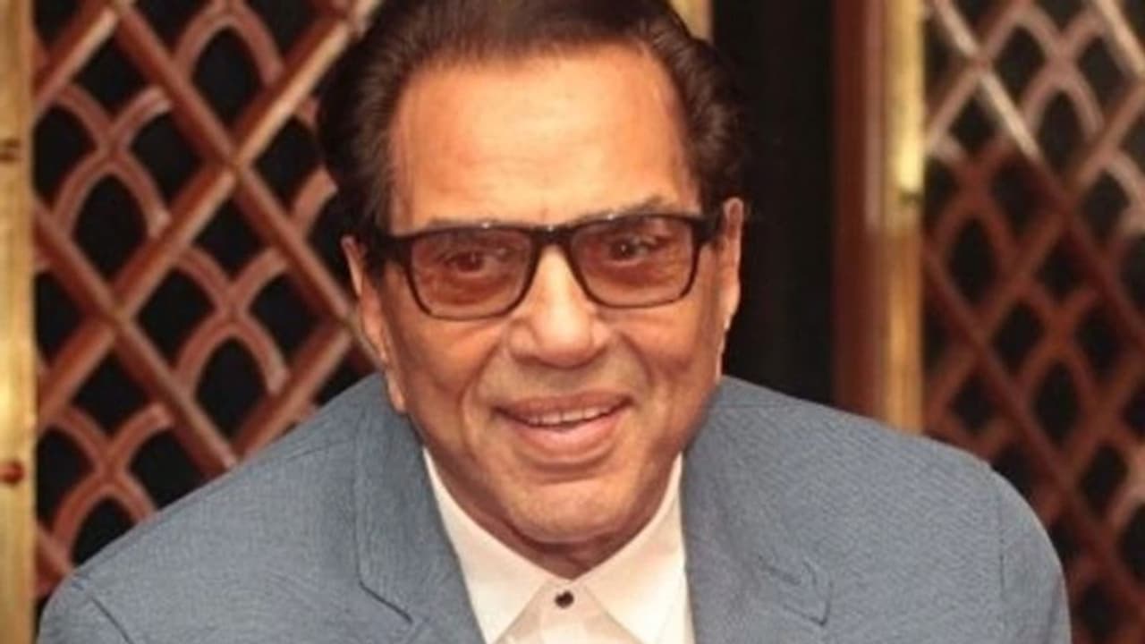 अब धर्मेंद्र के घर में तीन तीन लोगों को हुआ कोरोना, जानें 85 साल के एक्टर का हाल अब धर्मेंद्र के घर में तीन तीन लोगों को हुआ कोरोना, जानें 85 साल के एक्टर का हाल