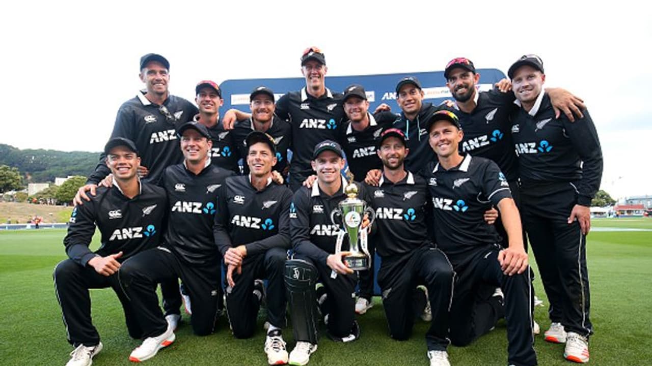 கான்வே, டேரைல் மிட்செல் அதிரடி சதம்.. வங்கதேசத்தை ஒயிட்வாஷ் செய்து ஒருநாள் தொடரை வென்ற நியூசிலாந்து கான்வே, டேரைல் மிட்செல் அதிரடி சதம்.. வங்கதேசத்தை ஒயிட்வாஷ் செய்து ஒருநாள் தொடரை வென்ற நியூசிலாந்து