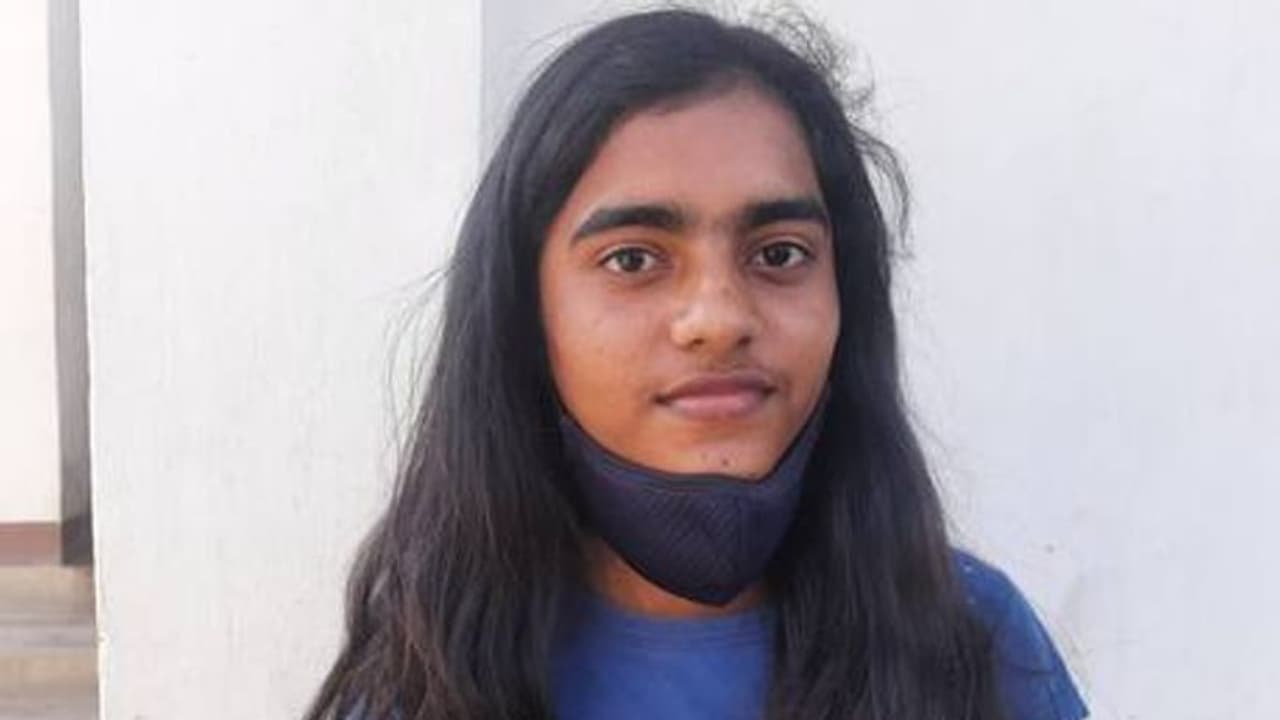 Success Story: शिक्षक की बिटिया ने किया बिहार बोर्ड 12वीं में टॉप, 5 साल पहले बहन भी रही थी टॉपर Success Story: शिक्षक की बिटिया ने किया बिहार बोर्ड 12वीं में टॉप, 5 साल पहले बहन भी रही थी टॉपर