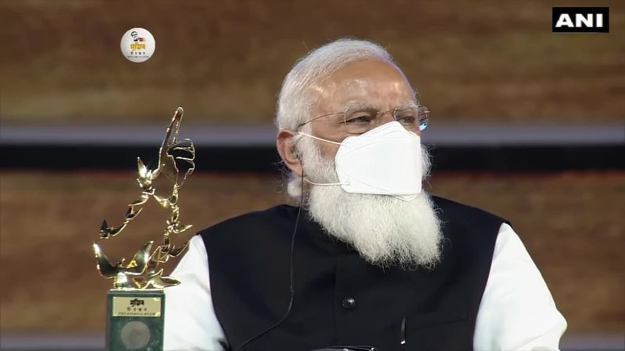 ಮೋದಿ ವಿರುದ್ಧ ಚುನಾವಣಾ ಆಯೋಗಕ್ಕೆ ದೂರು! ಮೋದಿ ವಿರುದ್ಧ ಚುನಾವಣಾ ಆಯೋಗಕ್ಕೆ ದೂರು!