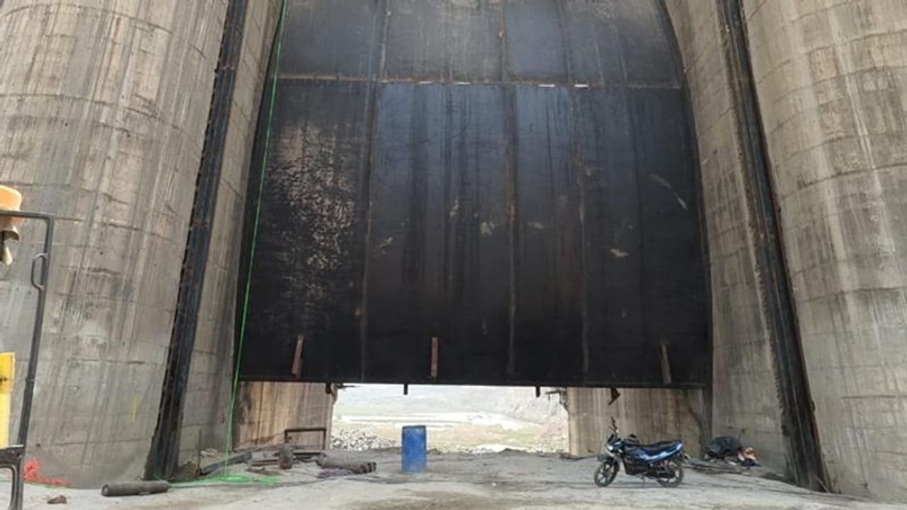 పోలవరం నిర్మాణంలో జగన్ సర్కార్ ముందడుగు.. కీలక అంకం పూర్తి పోలవరం నిర్మాణంలో జగన్ సర్కార్ ముందడుగు.. కీలక అంకం పూర్తి