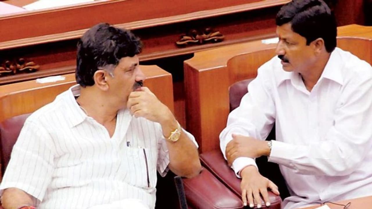 Karnataka Politics: ಡಿಕೆಶಿ ವ್ಯಕ್ತಿತ್ವ ಏನೆಂದು ಹೇಳ್ತೀನಿ, ಸಂಚಲನ ಮೂಡಿಸಿದ ಜಾರಕಿಹೊಳಿ ಹೇಳಿಕೆ