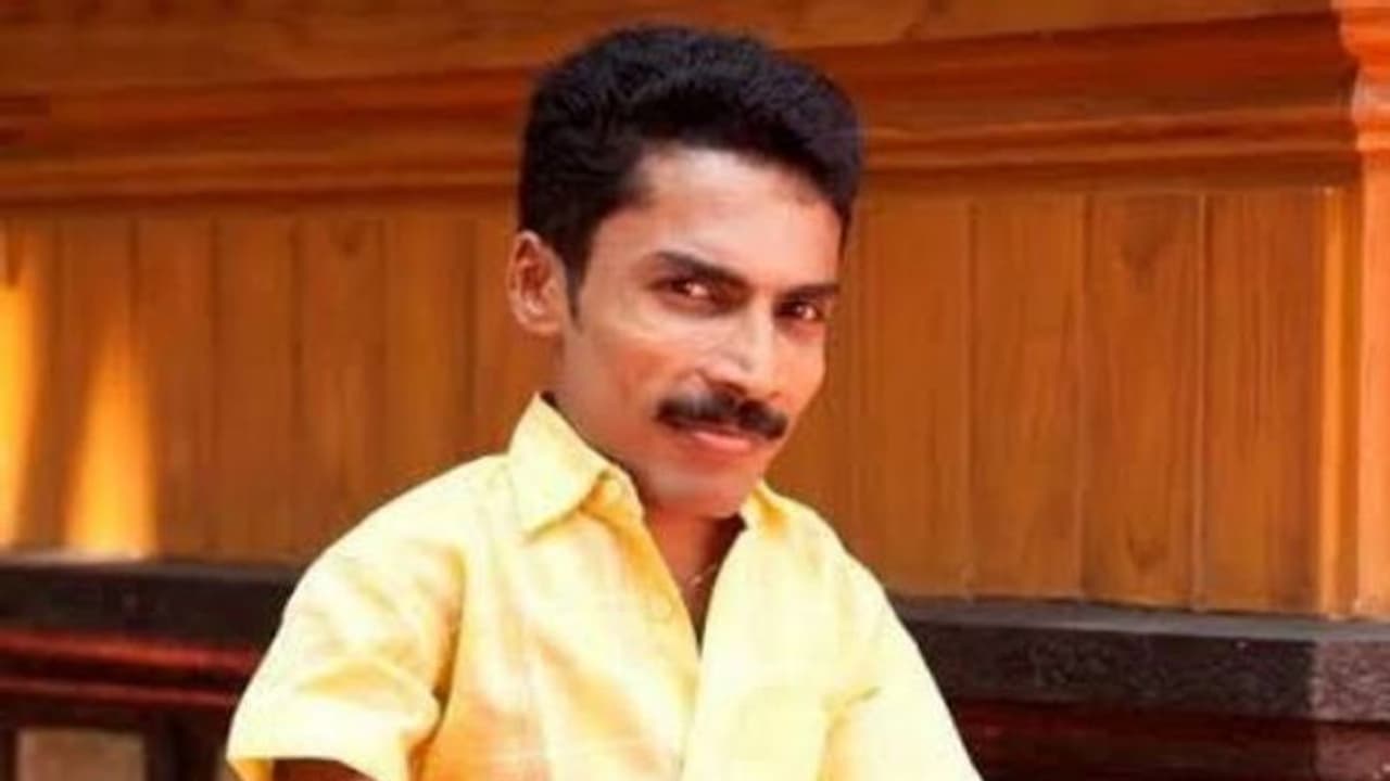 ഗിന്നസ് പക്രു സഞ്ചരിച്ച കാർ അപകടത്തിൽപ്പെട്ടു