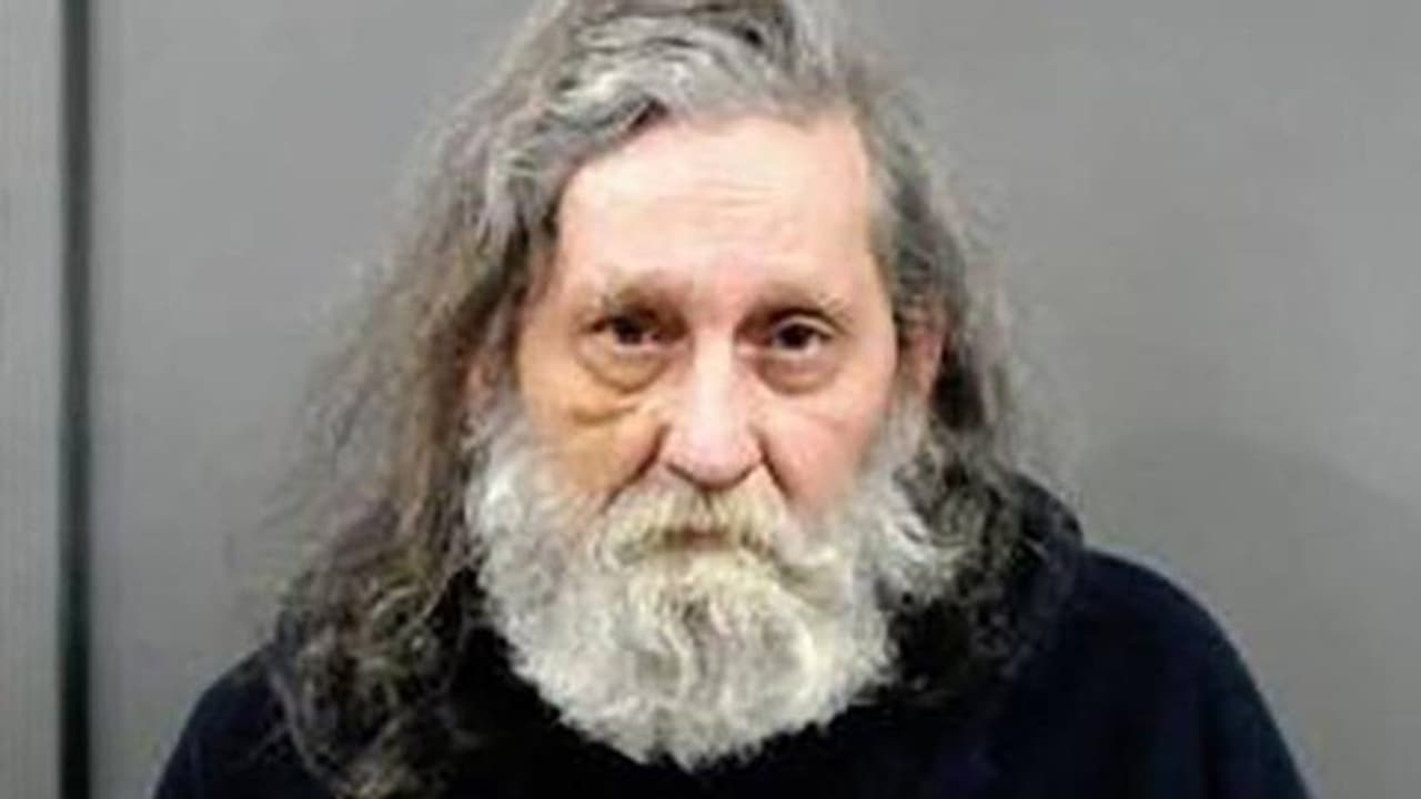 40 വർഷങ്ങൾക്ക് മുമ്പ് യുവതിയെ പീഡിപ്പിച്ച് കൊലപ്പെടുത്തി, 64 കാരൻ അറസ്റ്റിൽ, തെളിവായത് ഈ ഡിഎൻഎ പരിശോധന 40 വർഷങ്ങൾക്ക് മുമ്പ് യുവതിയെ പീഡിപ്പിച്ച് കൊലപ്പെടുത്തി, 64 കാരൻ അറസ്റ്റിൽ, തെളിവായത് ഈ ഡിഎൻഎ പരിശോധന