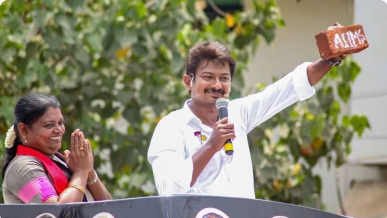 50 ஆயிரம் வாக்குகள் வித்தியாசத்தில் வெற்றி... உதயநிதி திமுக ஆட்சியில் என்ன பதவி தெரியுமா..? 50 ஆயிரம் வாக்குகள் வித்தியாசத்தில் வெற்றி... உதயநிதி திமுக ஆட்சியில் என்ன பதவி தெரியுமா..?