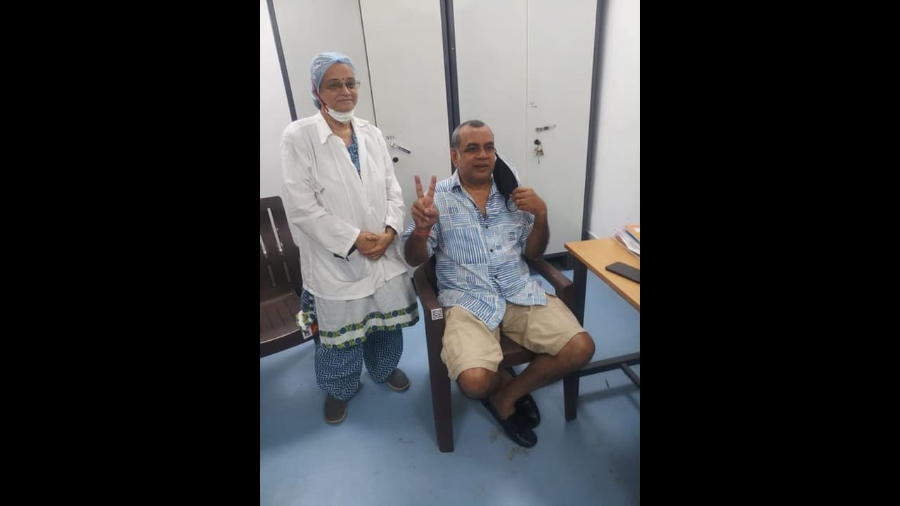 నటుడు పరేష్ రావల్ కి కరోనా... వాక్సిన్ తీసుకున్నా వదలని మహమ్మారి! నటుడు పరేష్ రావల్ కి కరోనా... వాక్సిన్ తీసుకున్నా వదలని మహమ్మారి!