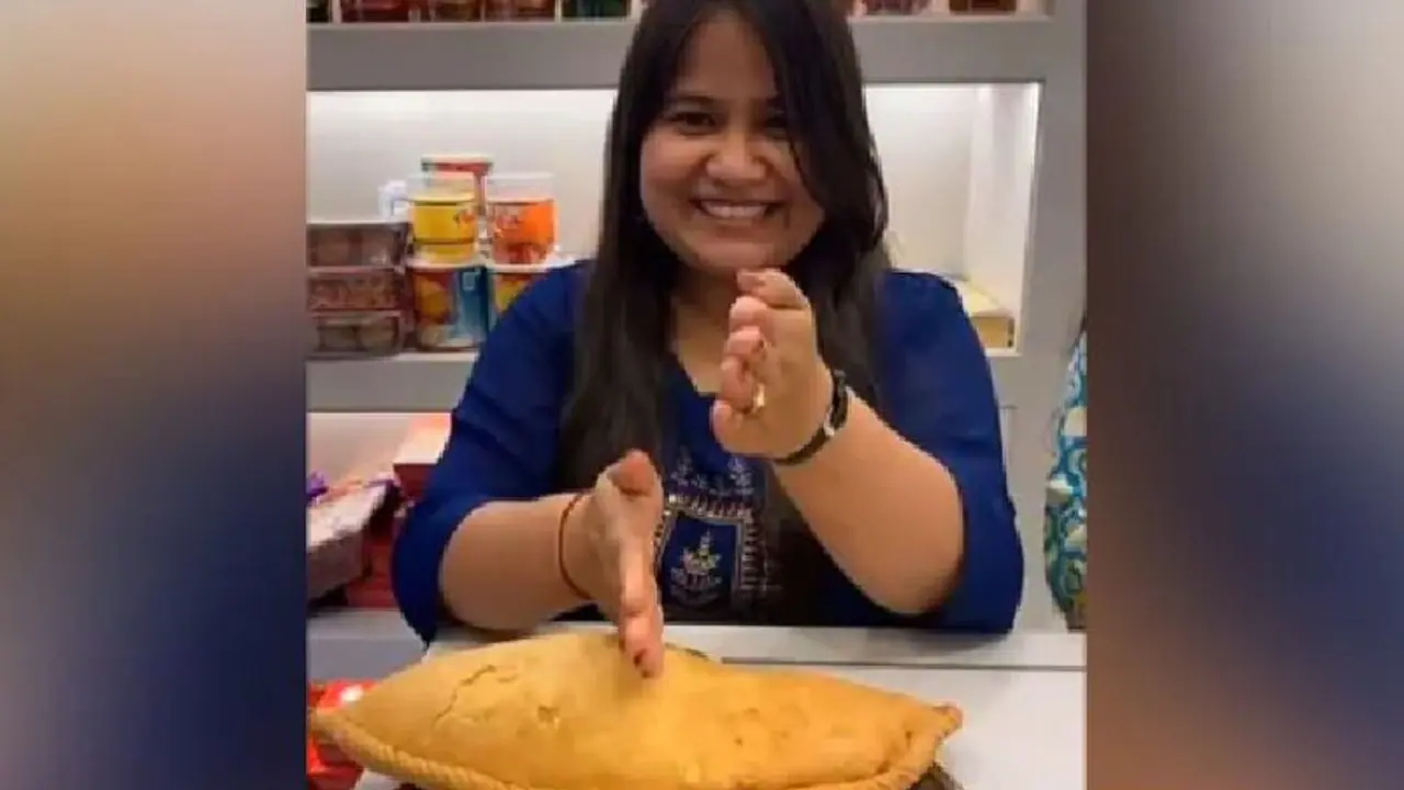 ഹോളിക്ക് മധുരമേകാന് 'ബാഹുബലി ഗുജിയ'; ഏറെ ആരാധകരുള്ള പരമ്പരാഗത പലഹാരം ഹോളിക്ക് മധുരമേകാന് 'ബാഹുബലി ഗുജിയ'; ഏറെ ആരാധകരുള്ള പരമ്പരാഗത പലഹാരം