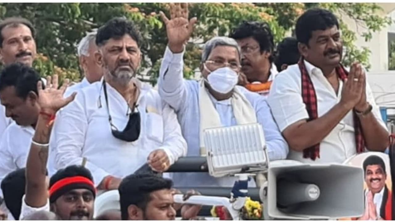 தமிழ்நாடு வளர்ச்சி அடைந்ததற்கு கருணாநிதியின் நல்லாட்சிதான் காரணம்... அண்டை மாநில மாஜி முதல்வர் சர்டிபிகேட்..! தமிழ்நாடு வளர்ச்சி அடைந்ததற்கு கருணாநிதியின் நல்லாட்சிதான் காரணம்... அண்டை மாநில மாஜி முதல்வர் சர்டிபிகேட்..!