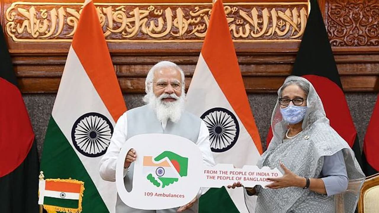 অবনতি হচ্ছে সম্পর্কের, ইলিশ ভ্যাকসিন তরজায় নরেন্দ্র মোদী শেখ হাসিনার দূরত্ব বাড়ছে অবনতি হচ্ছে সম্পর্কের, ইলিশ ভ্যাকসিন তরজায় নরেন্দ্র মোদী শেখ হাসিনার দূরত্ব বাড়ছে