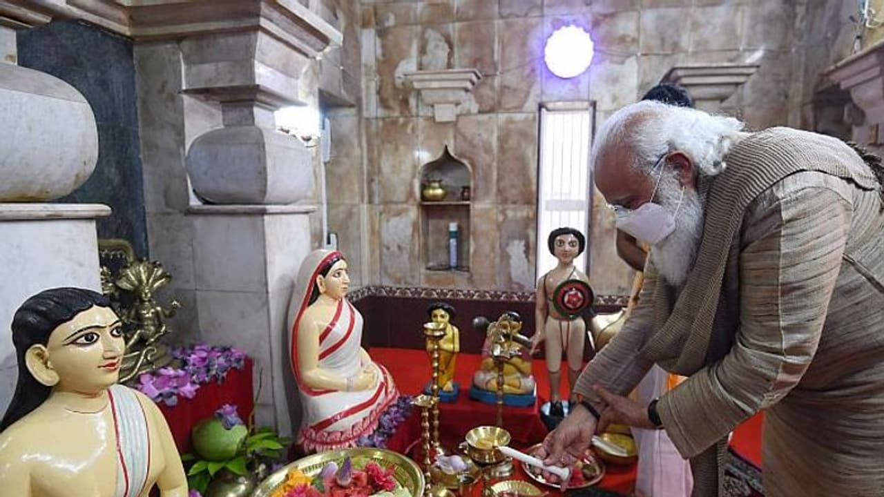 বাংলায় নির্বাচনের সময় বাংলাদেশে প্রধানমন্ত্রীর বিশেষ পুজো, জেনে নিন এই ঐতিহ্যবাহী শক্তিপীঠের ইতিহাস বাংলায় নির্বাচনের সময় বাংলাদেশে প্রধানমন্ত্রীর বিশেষ পুজো, জেনে নিন এই ঐতিহ্যবাহী শক্তিপীঠের ইতিহাস