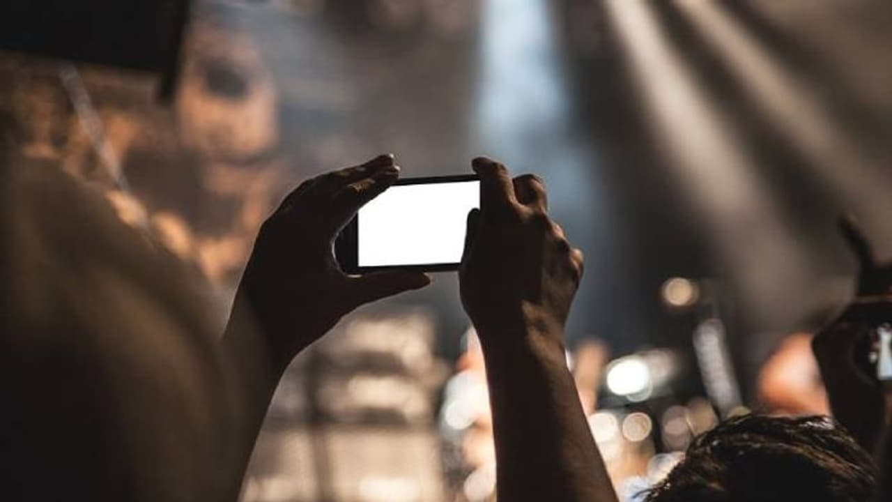 'അശ്ലീല ഉള്ളടക്കം' ഫോൺതന്നെ തടയും, വിചിത്രമായ നിയമം പാസാക്കി ഈ സംസ്ഥാനം 'അശ്ലീല ഉള്ളടക്കം' ഫോൺതന്നെ തടയും, വിചിത്രമായ നിയമം പാസാക്കി ഈ സംസ്ഥാനം