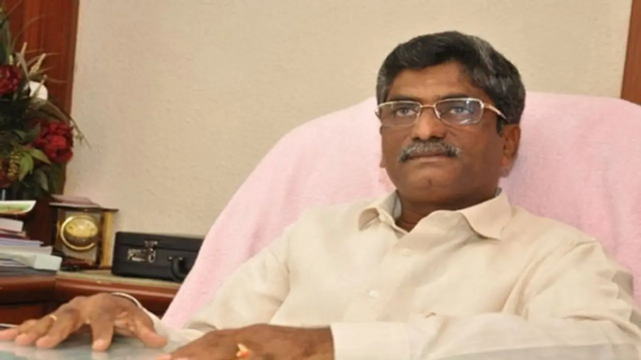 'చెక్' నిర్మాత ఆనంద్ ప్రసాద్ పై ఛీటింగ్ కేసు,కొడుకు,కోడలు అరెస్ట్