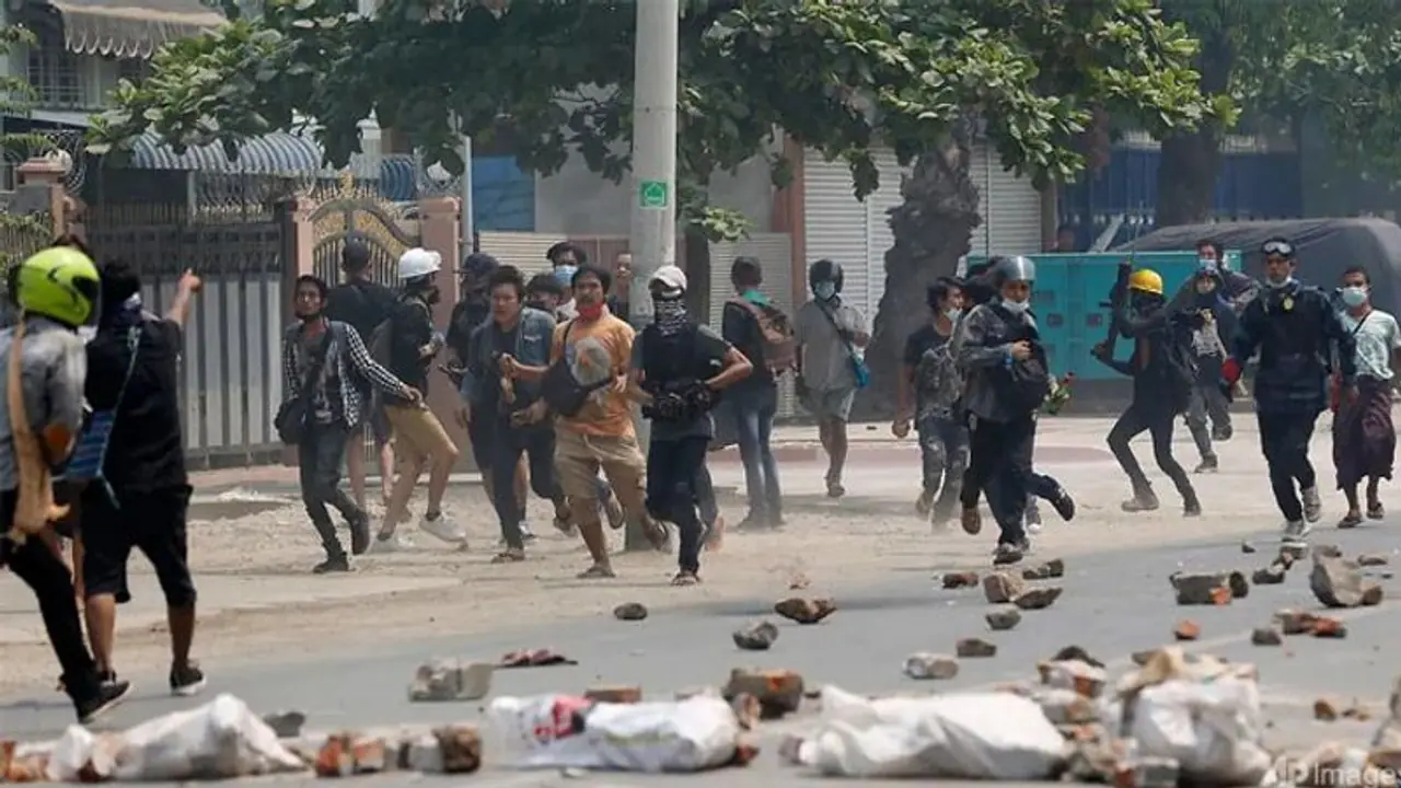 ಮ್ಯಾನ್ಮಾರ್‌ ಏರ್‌ಸ್ಟ್ರೈಕ್‌‌ಗೆ ಹೆದರಿ ಥಾಯ್ಲೆಂಡ್‌ಗೆ ಸಾವಿರಾರು ಜನ ವಲಸೆ!