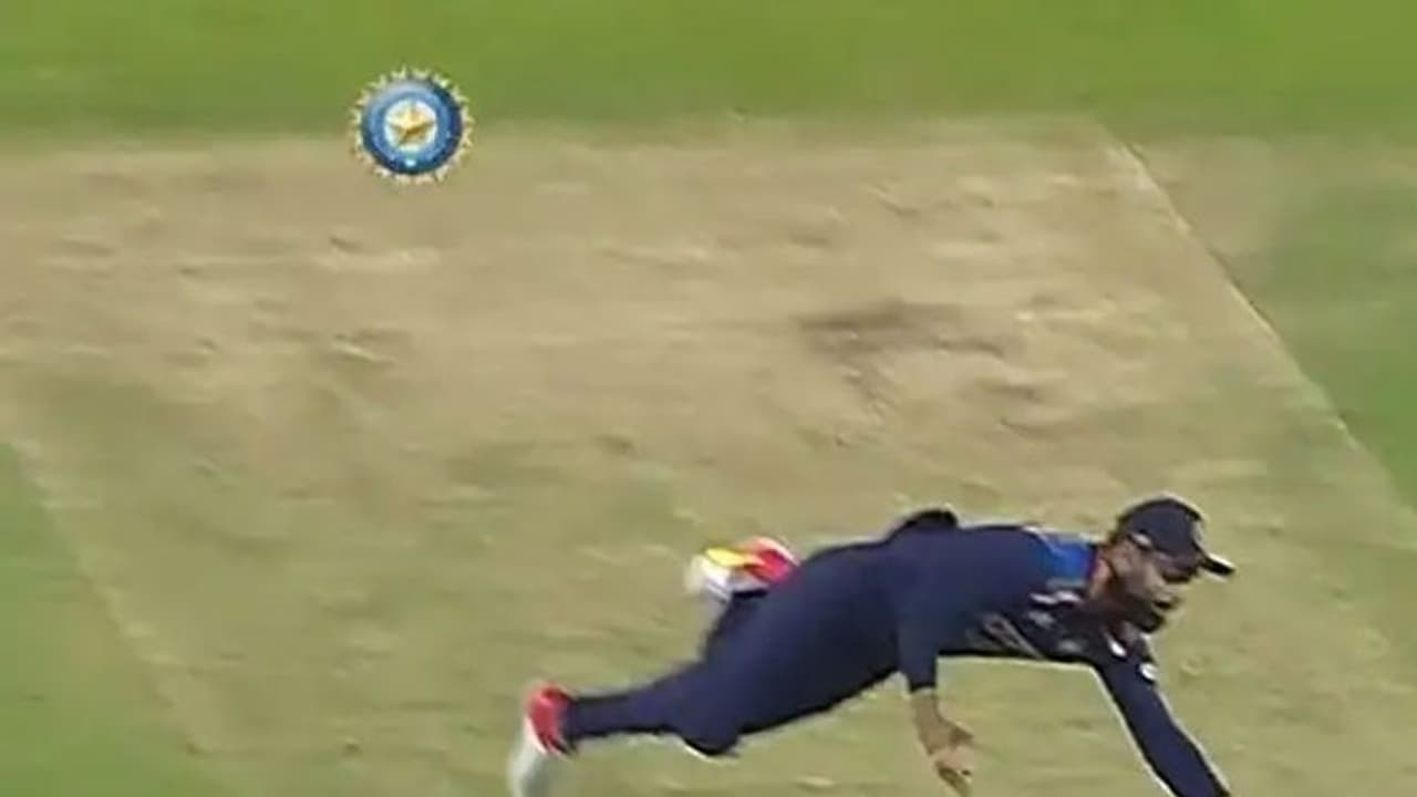 ఇంగ్లాండ్ వన్డే సిరీస్.. స్టన్నింగ్ క్యాచ్ తో అదరగొట్టిన కోహ్లీ