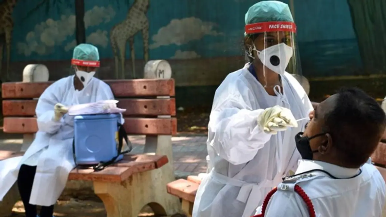 महाराष्ट्र, केरल, पंजाब, कर्नाटक और छत्तीसगढ़ से कोरोना के 80% केस, 24 घंटे में 291 मरीजों की मौत महाराष्ट्र, केरल, पंजाब, कर्नाटक और छत्तीसगढ़ से कोरोना के 80% केस, 24 घंटे में 291 मरीजों की मौत