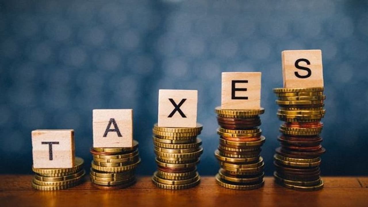 Income Tax Rule Change:ರಾಷ್ಟ್ರೀಯ ಪಿಂಚಣಿ ಯೋಜನೆಯಲ್ಲಿ ಹೂಡಿಕೆ ಮಾಡಿದ್ರೆ 3 ತೆರಿಗೆ ಲಾಭ; ಯಾರಿಗೆಲ್ಲ ಸಿಗುತ್ತೆ ಈ ಪ್ರಯೋಜನ? Income Tax Rule Change:ರಾಷ್ಟ್ರೀಯ ಪಿಂಚಣಿ ಯೋಜನೆಯಲ್ಲಿ ಹೂಡಿಕೆ ಮಾಡಿದ್ರೆ 3 ತೆರಿಗೆ ಲಾಭ; ಯಾರಿಗೆಲ್ಲ ಸಿಗುತ್ತೆ ಈ ಪ್ರಯೋಜನ?