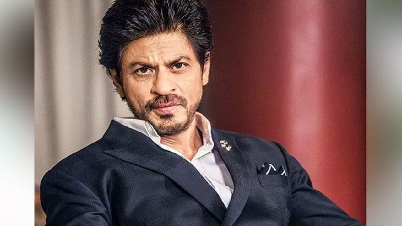 সইফ অক্ষয়ের জন্য কমতে পারে অনুরাগীর সংখ্যা, 'চিন্তিত' শাহরুখ সইফ অক্ষয়ের জন্য কমতে পারে অনুরাগীর সংখ্যা, 'চিন্তিত' শাহরুখ