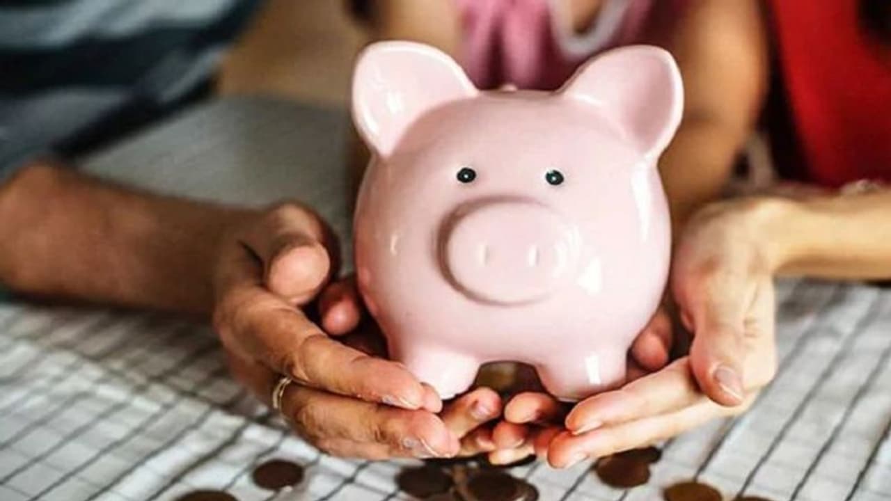 Recurring Deposit:ಆರ್ ಡಿ ಖಾತೆ ಎಲ್ಲಿ ತೆರೆಯುವುದು ಬೆಸ್ಟ್ ? ಎಸ್ ಬಿಐ ಅಥವಾ ಅಂಚೆ ಕಚೇರಿ?