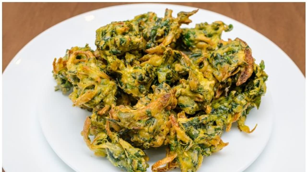 പാലക്ക് ചീര കൊണ്ട് അടിപൊളി പക്കോഡ ഉണ്ടാക്കിയാലോ പാലക്ക് ചീര കൊണ്ട് അടിപൊളി പക്കോഡ ഉണ്ടാക്കിയാലോ