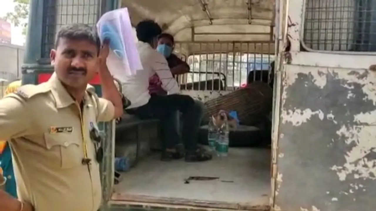 ভোটের আগে মুর্শিদাবাদে বাজেয়াপ্ত লক্ষাধিক টাকার মাদক, ঘটনায় গ্রেফতার ৩