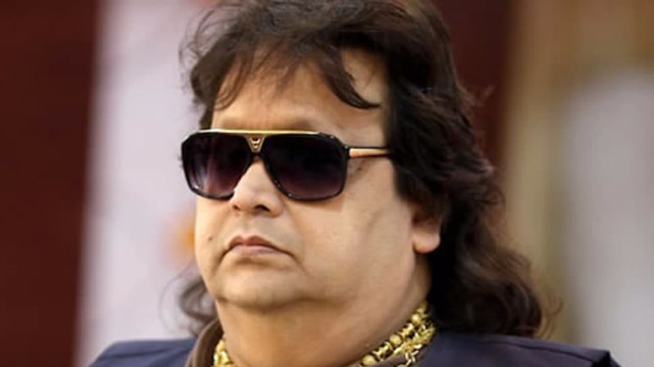 Bappi Lahiri Death: अपने पीछे इतनी दौलत छोड़ गए बप्पी दा, सिंगिंग के अलावा इन 5 जरियों से भी करते थे कमाई Bappi Lahiri Death: अपने पीछे इतनी दौलत छोड़ गए बप्पी दा, सिंगिंग के अलावा इन 5 जरियों से भी करते थे कमाई