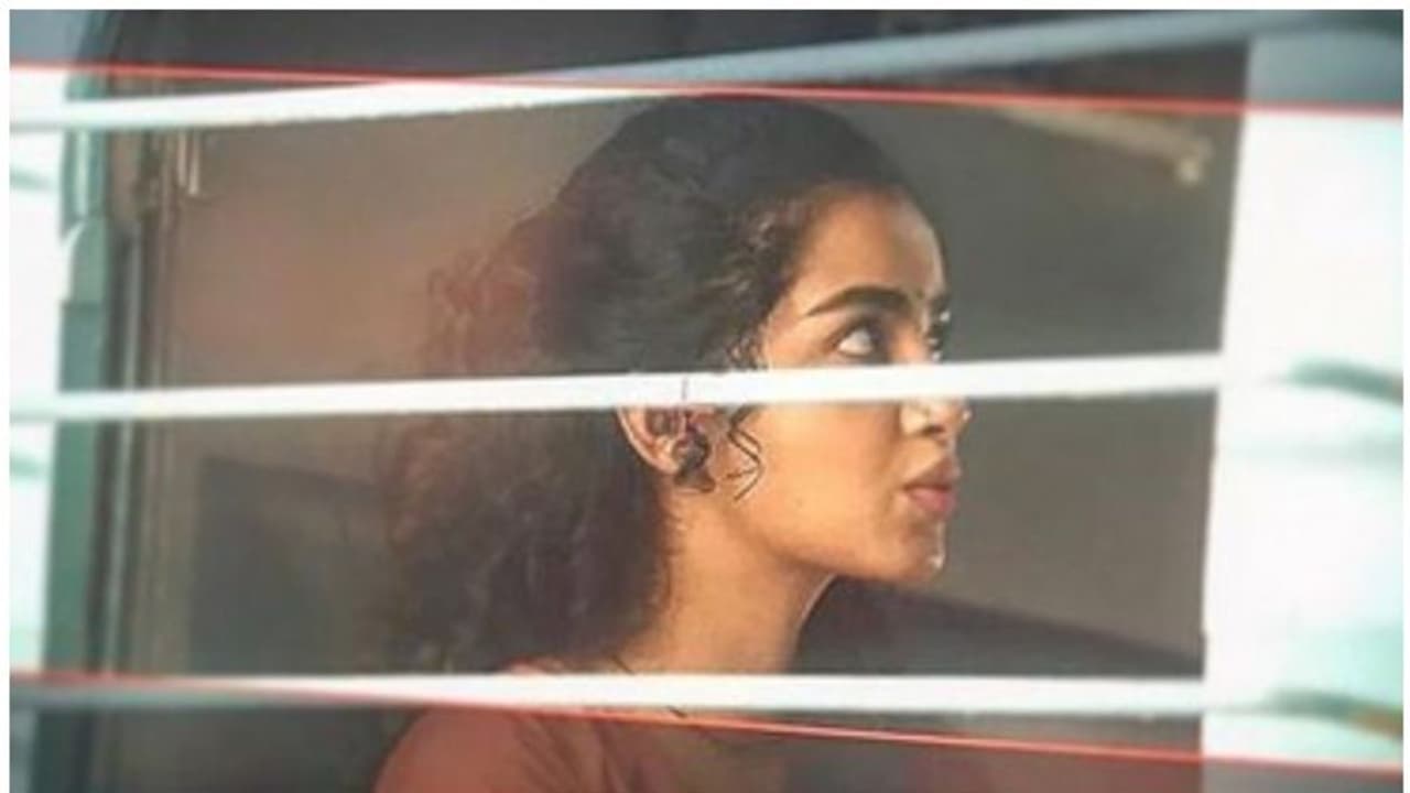 'ഏത് സിനിമയാണെന്ന് ഊഹിക്കാമോ?', ഫോട്ടോ പങ്കുവെച്ച് അനുപമ പരമേശ്വരൻ 'ഏത് സിനിമയാണെന്ന് ഊഹിക്കാമോ?', ഫോട്ടോ പങ്കുവെച്ച് അനുപമ പരമേശ്വരൻ