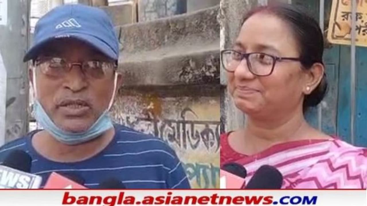 দ্বিতীয় দফায় নজরে নন্দীগ্রাম, ভোট দিতে হেঁটে এলেন 'ভোটার লিস্টে মৃত' স্বামী স্ত্রী দ্বিতীয় দফায় নজরে নন্দীগ্রাম, ভোট দিতে হেঁটে এলেন 'ভোটার লিস্টে মৃত' স্বামী স্ত্রী