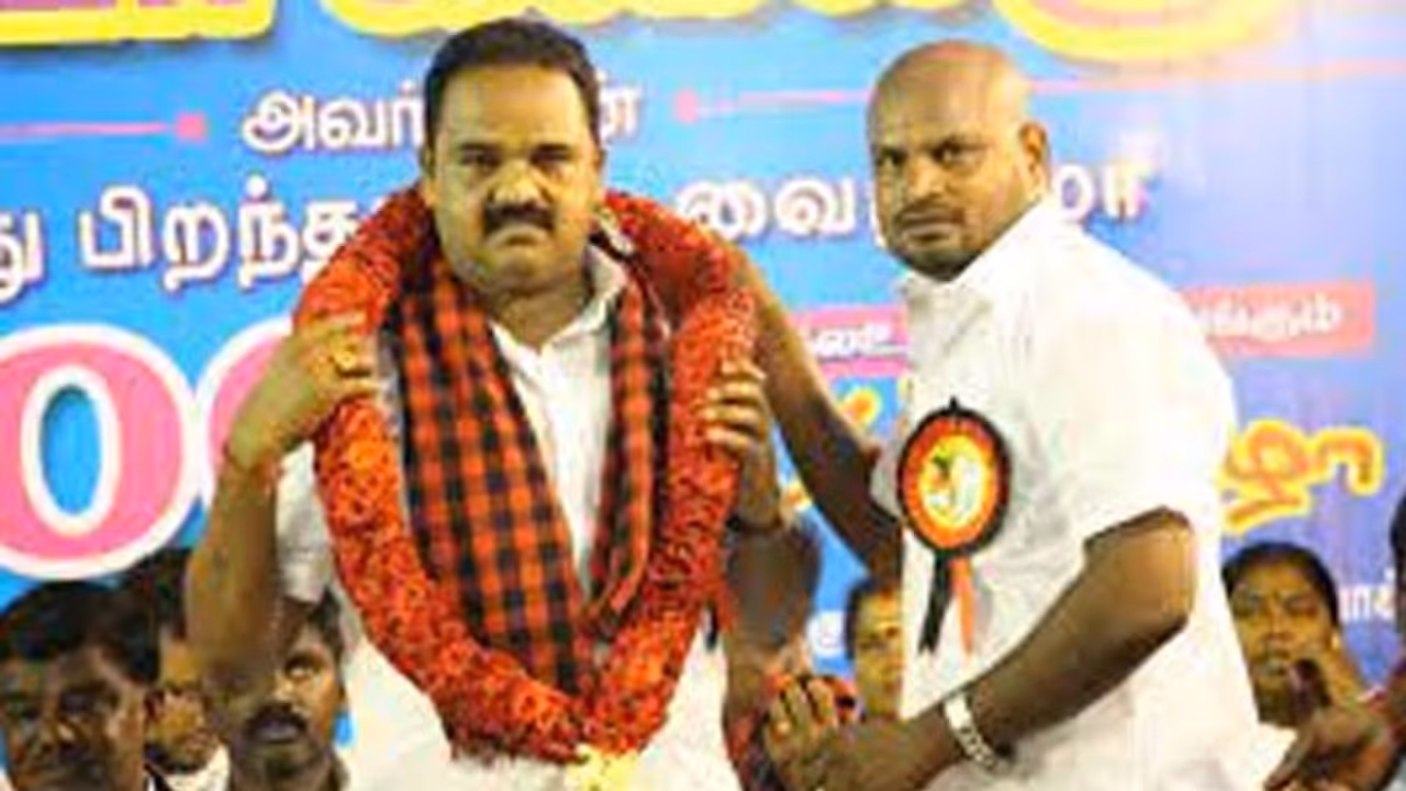 DMK: கட்சி பதவி பறிக்கப்பட்ட கையோடு அடுத்த ஆப்பு ரெடி.. சிக்கலில் திமுக எம்எல்ஏ.கே.பி. சங்கர் ..! DMK: கட்சி பதவி பறிக்கப்பட்ட கையோடு அடுத்த ஆப்பு ரெடி.. சிக்கலில் திமுக எம்எல்ஏ.கே.பி. சங்கர் ..!