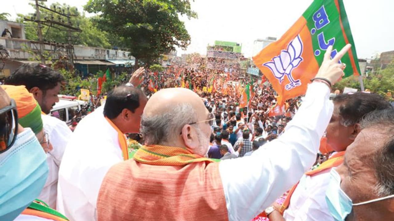 திமுகவுக்கு எதிராக வெற்றி பெற அமித் ஷா சொன்ன அஸ்திரம்... கடும் கோபத்தில் பாஜக..! திமுகவுக்கு எதிராக வெற்றி பெற அமித் ஷா சொன்ன அஸ்திரம்... கடும் கோபத்தில் பாஜக..!