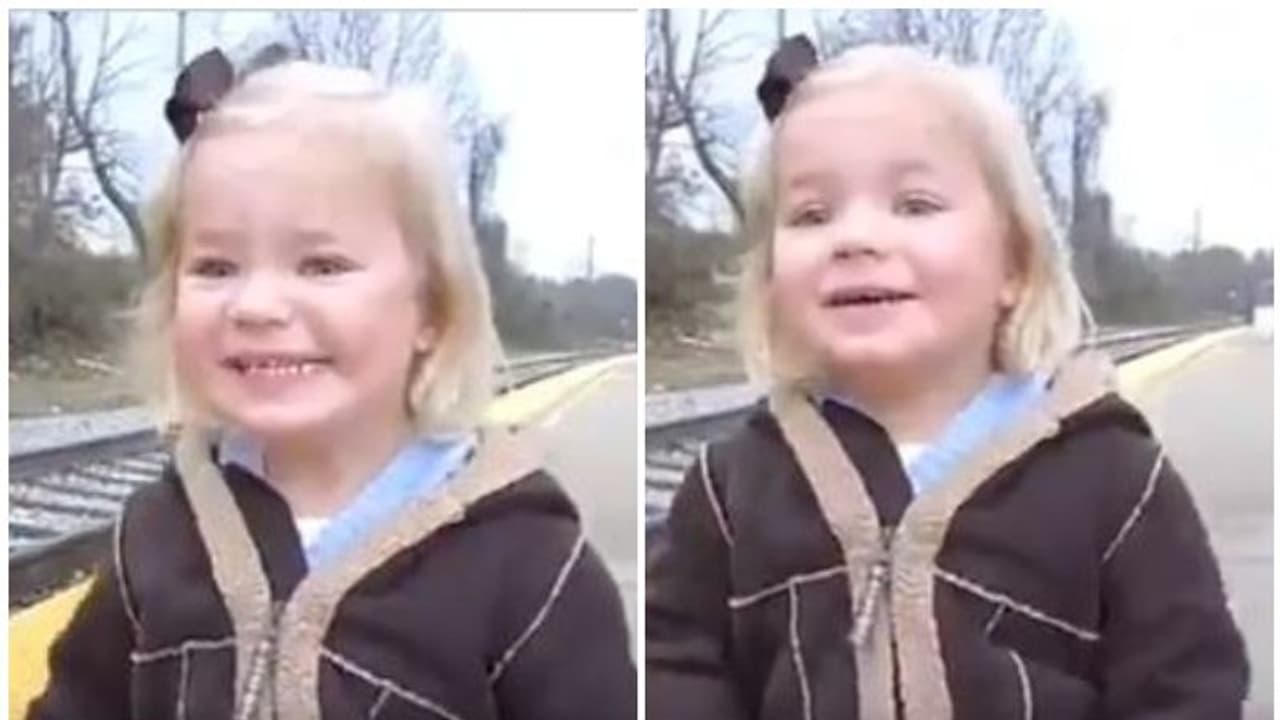 'ആദ്യമായി ട്രെയിൻ കണ്ടപ്പോൾ കുട്ടിയുടെ മുഖത്തുണ്ടായ സന്തോഷം'; വെെറലായി വീഡിയോ