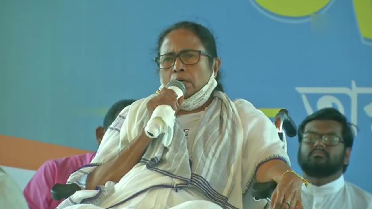 வெற்றிபெற்றாலும் முதல்வராக முடியாதோ..? தோல்வியை நோக்கி மம்தா பானர்ஜி..!