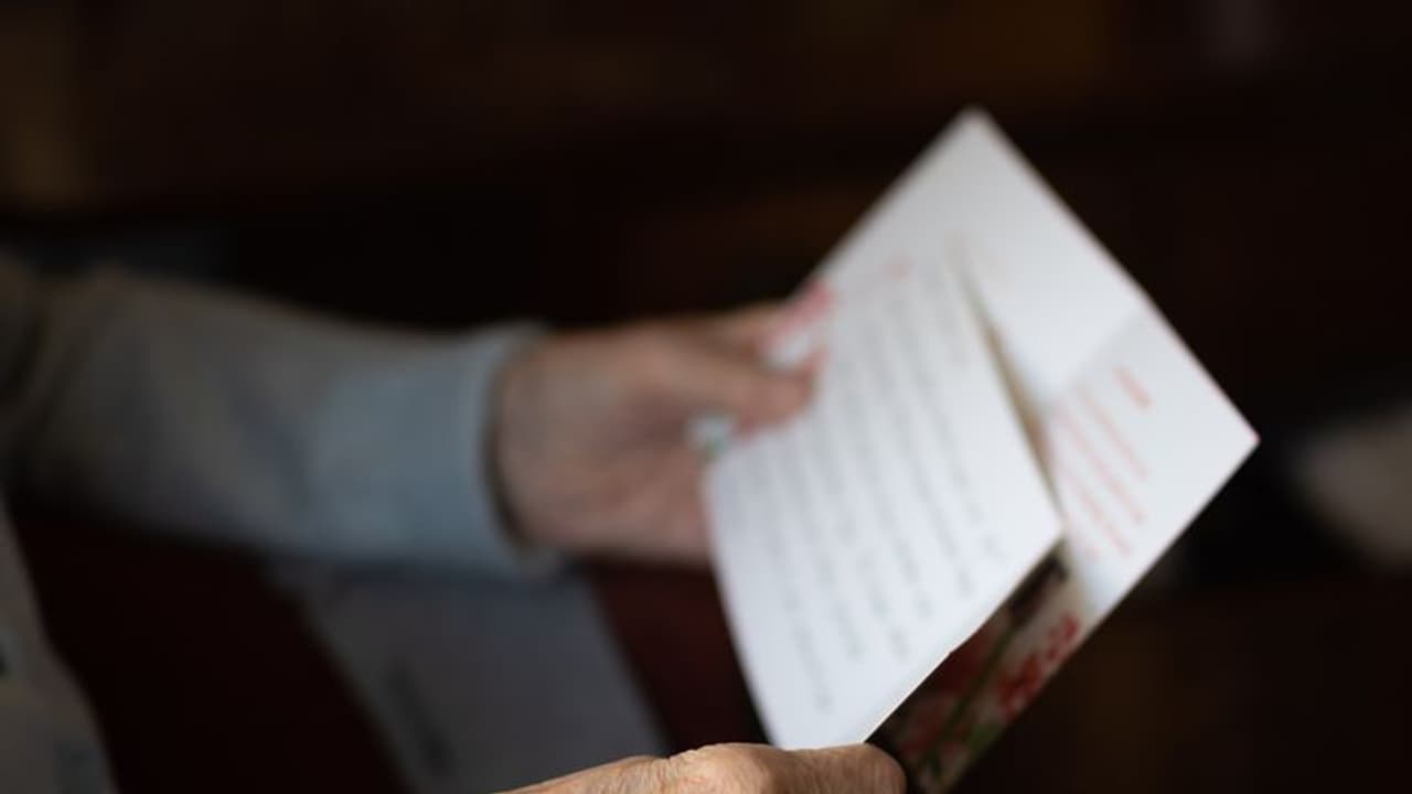 గతజన్మ జ్ఞాపకం.. అడుక్కోవడానికి వెళ్లాలి..ఆదివారం సెలవివ్వండి.. డిప్యూటీ ఇంజనీర్