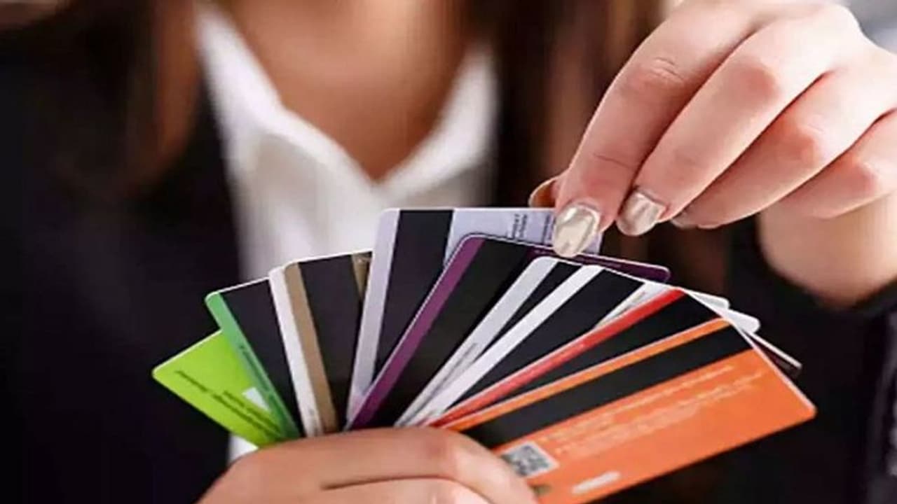 Credit Card Rules Change:ಕ್ರೆಡಿಟ್ ಕಾರ್ಡ್ ಬಳಕೆದಾರರೇ ಗಮನಿಸಿ; ನಾಳೆಯಿಂದ ಈ ನಿಯಮಗಳಲ್ಲಿ ಬದಲಾವಣೆ