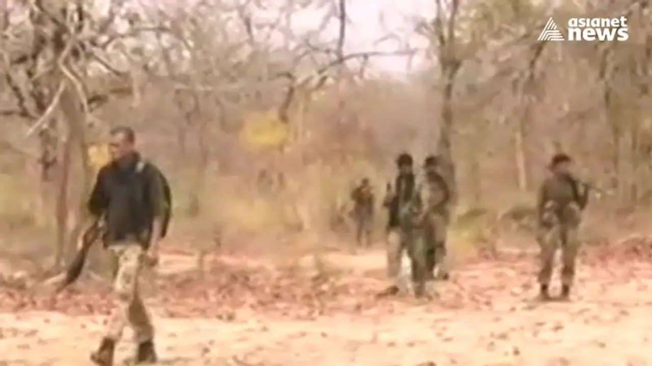 ১১ বছর পর ফিরল দান্তেওয়াড়ার স্মৃতি, ছত্তিশগড়ে মাওবাদী হামলায় নিহত ২২ জওয়ান ১১ বছর পর ফিরল দান্তেওয়াড়ার স্মৃতি, ছত্তিশগড়ে মাওবাদী হামলায় নিহত ২২ জওয়ান