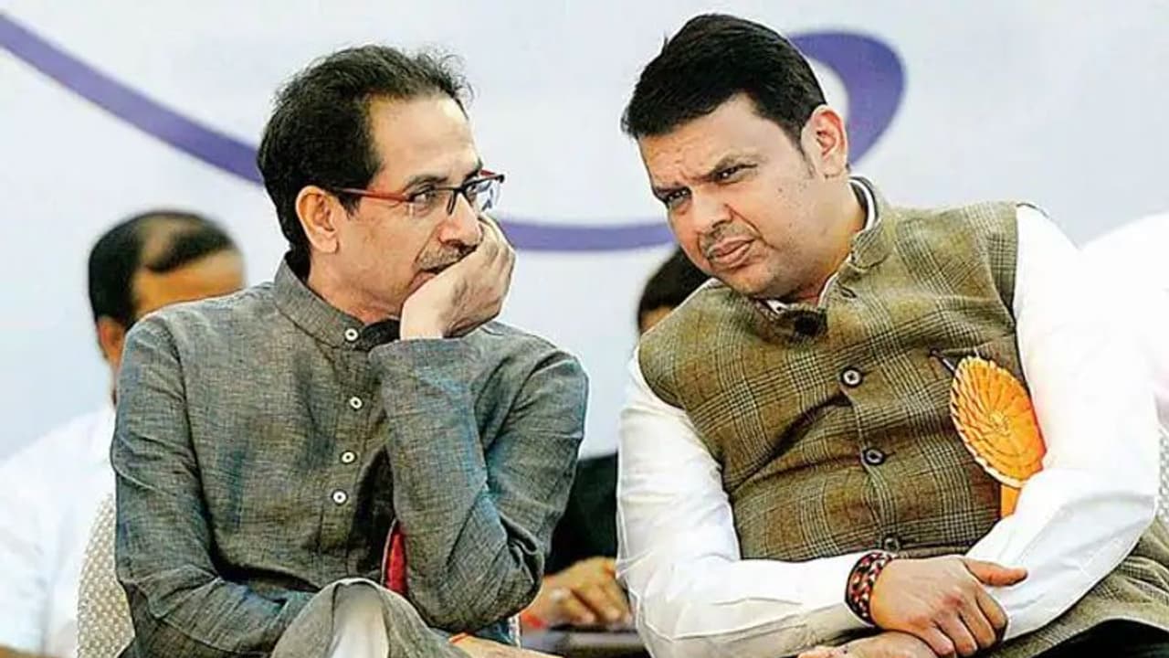 మీ మద్ధతు కావాలి: ఫడ్నవీస్‌కు ఉద్ధవ్ ఫోన్.. మహారాష్ట్ర రాజకీయాల్లో కలకలం