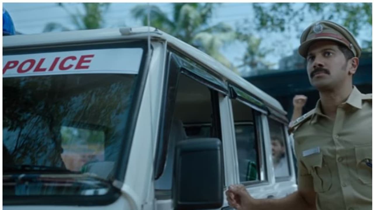 മുദ്രാവാക്യം വിളികള്ക്കിടയില് ഇറങ്ങിവന്ന ഐപിഎസ് ഓഫീസര്, ദുല്ഖറിന്റെ സല്യൂട്ട് ടീസര് മുദ്രാവാക്യം വിളികള്ക്കിടയില് ഇറങ്ങിവന്ന ഐപിഎസ് ഓഫീസര്, ദുല്ഖറിന്റെ സല്യൂട്ട് ടീസര്