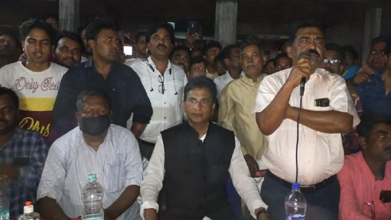 অনুব্রতর গড়েই তৃণমূলে ভাঙন, ঘাসফুল ছেড়ে নির্দল প্রতীকে লড়বেন জেলার প্রাক্তন সহসভাপতি অনুব্রতর গড়েই তৃণমূলে ভাঙন, ঘাসফুল ছেড়ে নির্দল প্রতীকে লড়বেন জেলার প্রাক্তন সহসভাপতি