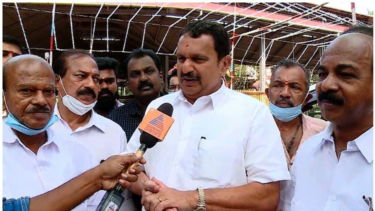 'നേമത്ത് ശിവൻകുട്ടി അറിയാതെ 'മാ ബി' രഹസ്യബന്ധം', ആരോപണവുമായി കെ മുരളീധരൻ 'നേമത്ത് ശിവൻകുട്ടി അറിയാതെ 'മാ ബി' രഹസ്യബന്ധം', ആരോപണവുമായി കെ മുരളീധരൻ