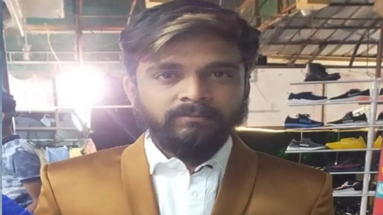 सुहागरात के दिन दुल्हन के कमरे में गया दू्ल्हा, कुछ देर बाद खा लिया जहर, हर कोई जानना चाह रहा ये राज सुहागरात के दिन दुल्हन के कमरे में गया दू्ल्हा, कुछ देर बाद खा लिया जहर, हर कोई जानना चाह रहा ये राज