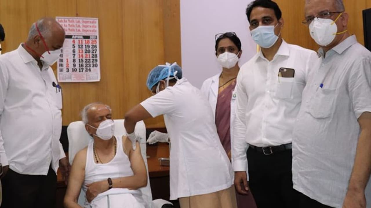 covid 19: दुनिया में सबसे खतरनाक स्थिति में पहुंचा भारत, एक दिन में 1 लाख से अधिक केस covid 19: दुनिया में सबसे खतरनाक स्थिति में पहुंचा भारत, एक दिन में 1 लाख से अधिक केस