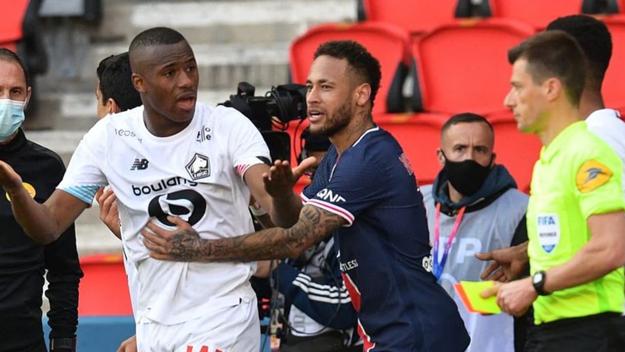 ഡയലോയെ തല്ലിയിട്ടും 'കലി'പ്പ് തീരാതെ നെയ്മര്, സുരക്ഷാ ഉദ്യോഗസ്ഥനെയും തള്ളിയിട്ടു വീഡിയോ ഡയലോയെ തല്ലിയിട്ടും 'കലി'പ്പ് തീരാതെ നെയ്മര്, സുരക്ഷാ ഉദ്യോഗസ്ഥനെയും തള്ളിയിട്ടു വീഡിയോ