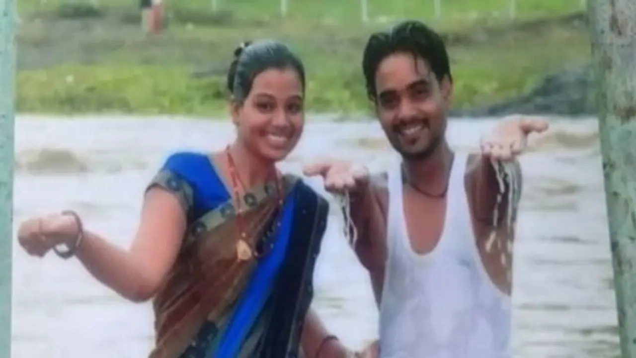 हर वक्त खुश रहते थे पति पत्नी, महाकाल की नगरी में दोनों ने लगा ली फांसी, 2 साल पहले हुई थी शादी हर वक्त खुश रहते थे पति पत्नी, महाकाल की नगरी में दोनों ने लगा ली फांसी, 2 साल पहले हुई थी शादी