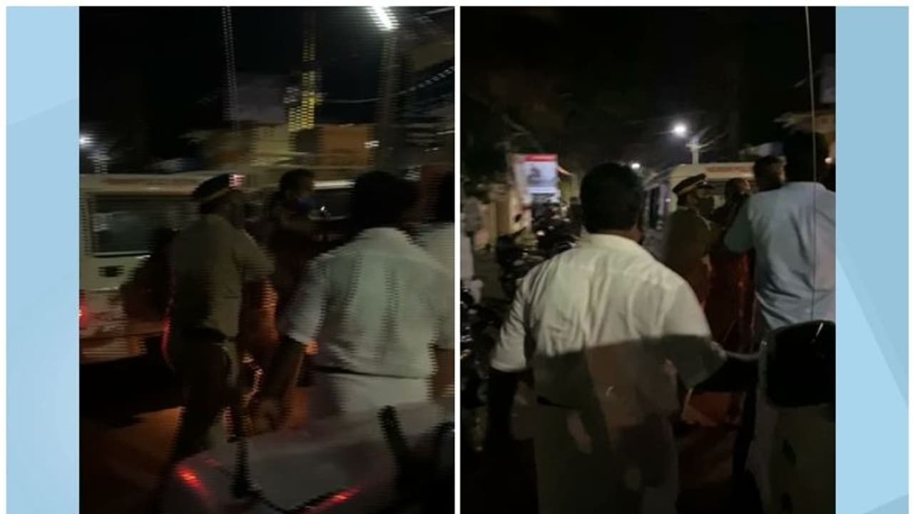 കെ മുരളീധരനെ നേമത്ത് ബിജെപി പ്രവര്ത്തകര് തടഞ്ഞു; സ്ഥലത്ത് നേരിയ സംഘര്ഷം, പൊലീസെത്തി പ്രവര്ത്തകരെ നീക്കി കെ മുരളീധരനെ നേമത്ത് ബിജെപി പ്രവര്ത്തകര് തടഞ്ഞു; സ്ഥലത്ത് നേരിയ സംഘര്ഷം, പൊലീസെത്തി പ്രവര്ത്തകരെ നീക്കി