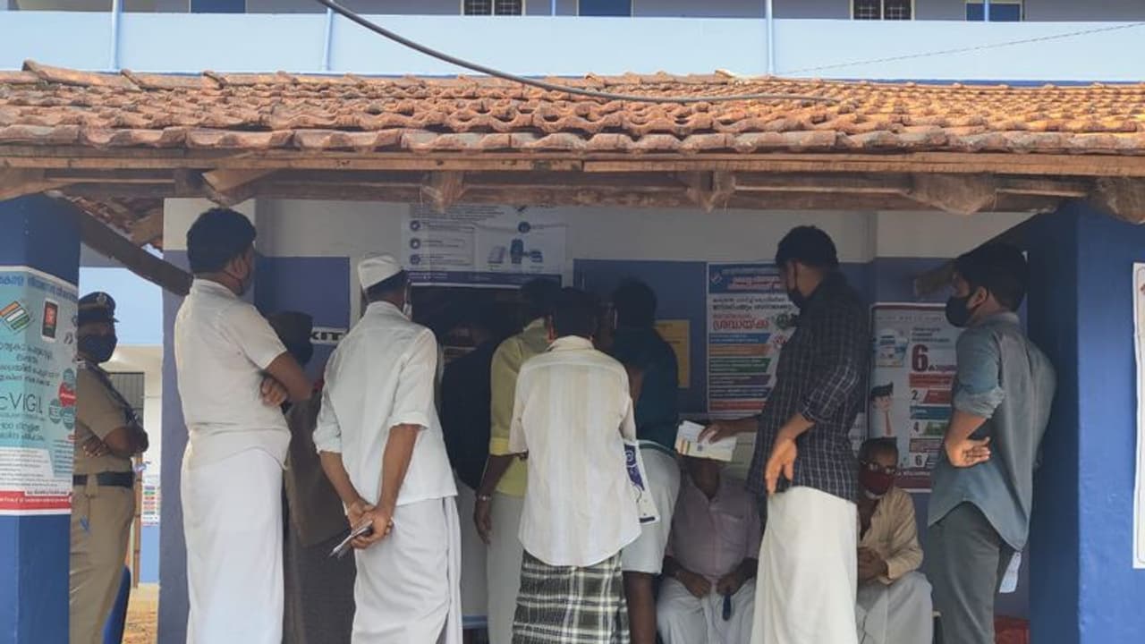 നിയമസഭാ തെരഞ്ഞെടുപ്പിൽ സംസ്ഥാനത്ത് 74.06 ശതമാനം പോളിംഗ്, ഉയര്ന്ന പോളിംഗ് കുന്ദമംഗലത്ത് നിയമസഭാ തെരഞ്ഞെടുപ്പിൽ സംസ്ഥാനത്ത് 74.06 ശതമാനം പോളിംഗ്, ഉയര്ന്ന പോളിംഗ് കുന്ദമംഗലത്ത്